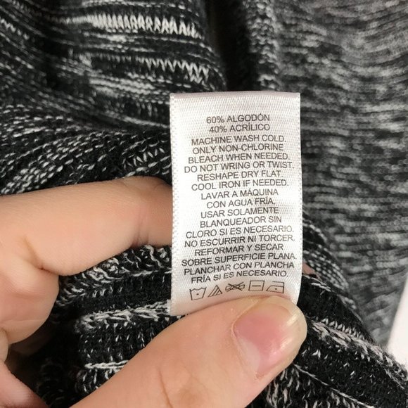 Ellen Tracy Women's Size Medium Black Gray V-Neck Knit Sweater High Low Hem - Picture 7 of 7